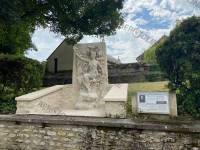 statue (1)